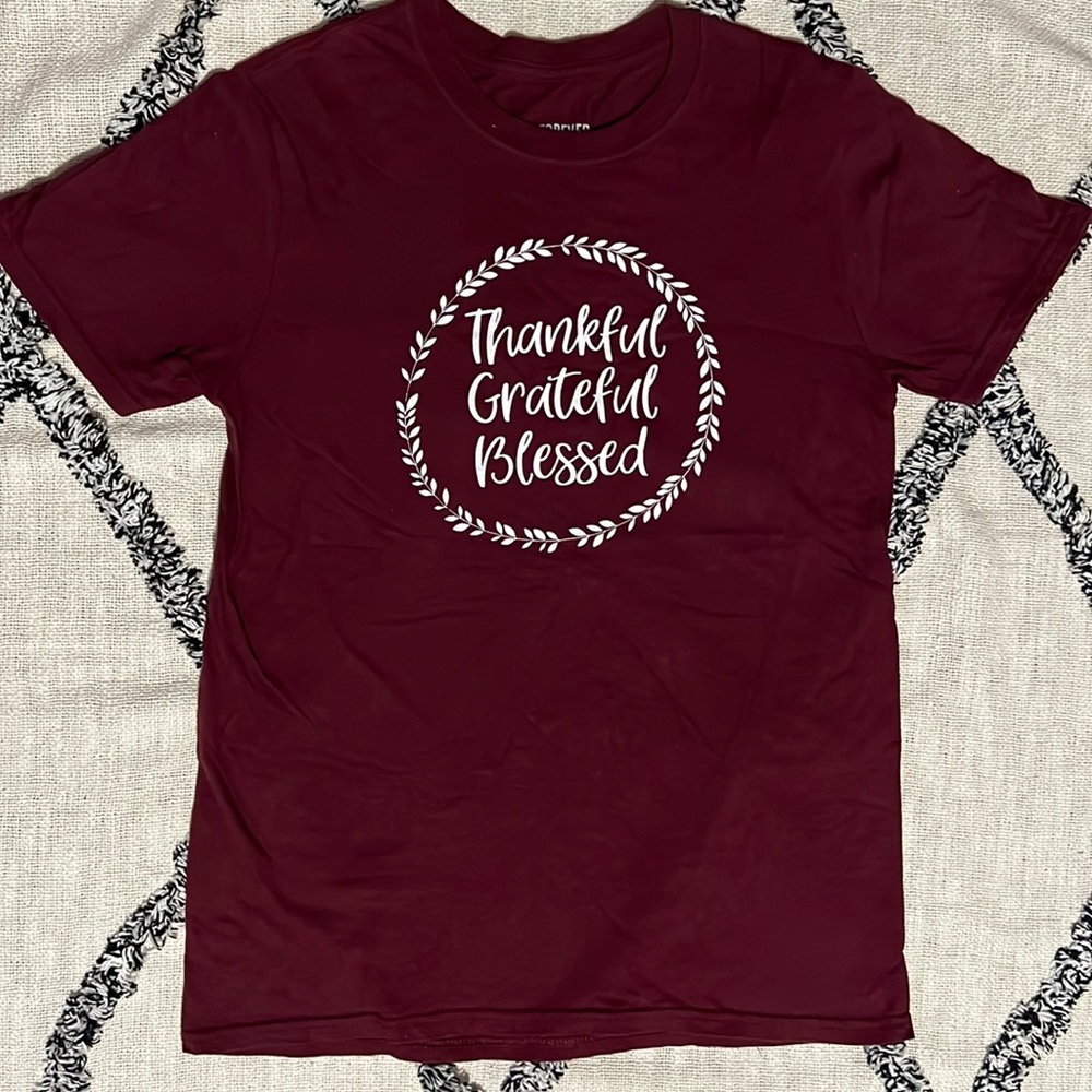 Forever Trendy size S Thankful tee tshirt